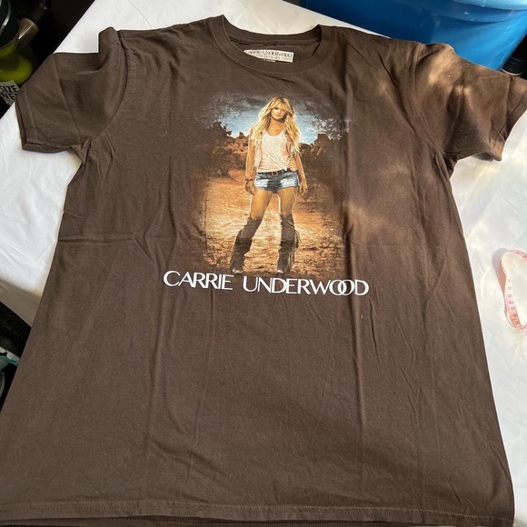 Carrie Underwood - Picture 3 of 5